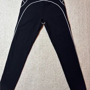 ALO Yoga Womens Black Leggings with White Accents